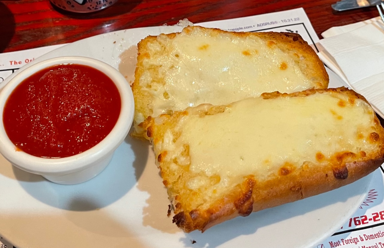Filippo's cheesy bread for dine in. Photo by Stephanie Wheatley.