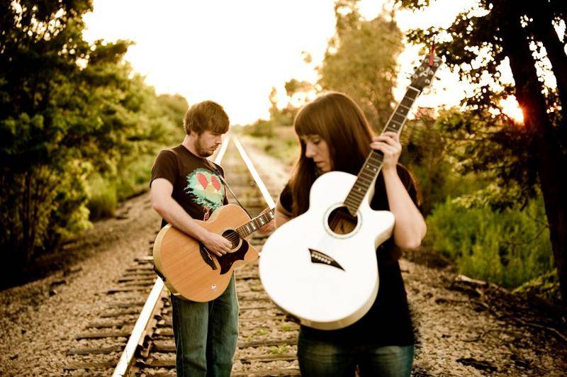 Kayla Brown and Mike Ingram to perform at Indi go