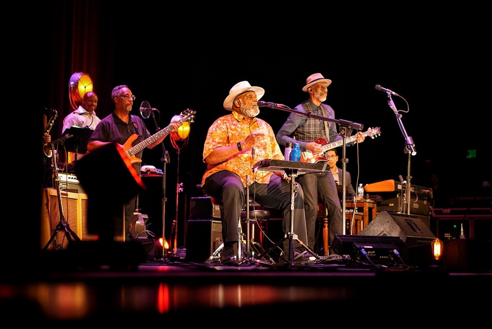 TajMo serves down home country blues at Virginia Theatre